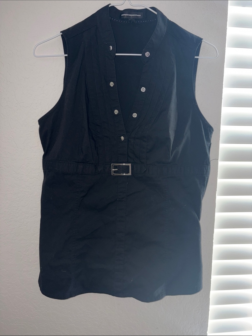 Express Black Sleeveless V-Neck Belted Tank